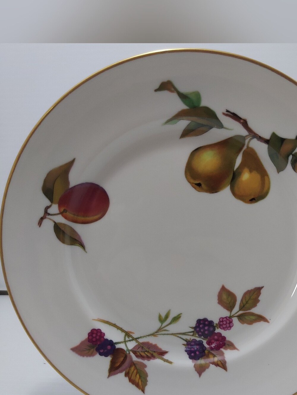 8 1/4" Salad Plate Evesham 22k Gold Rim by ROYAL WORCESTER England mint 1961